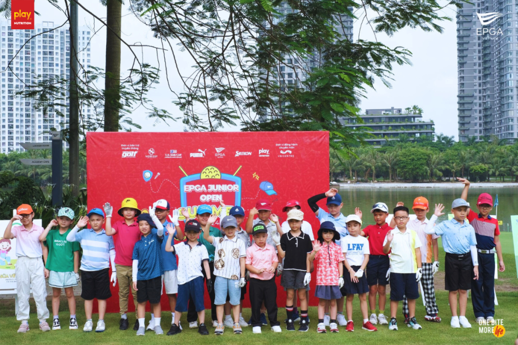 Những cảm xúc và kỷ niệm đáng nhớ của các con tại giải đấu EPGA Junior Open với sự đồng hành của Play Nutrition & bánh gạo dinh dưỡng